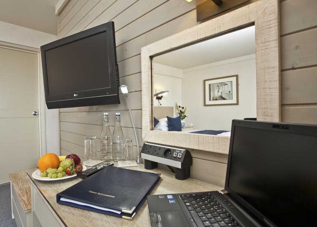 Cobo Bay Hotel Castel Rum bild
